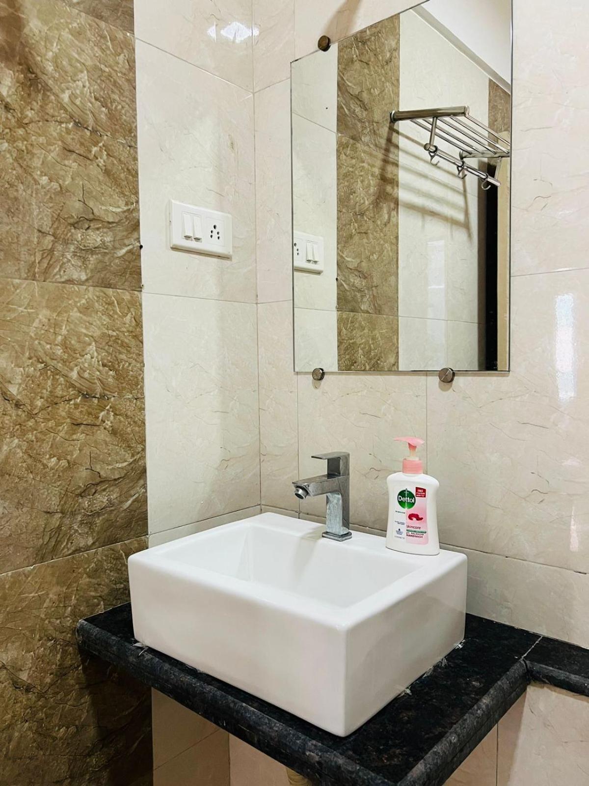 Luna Spaces- Near Mumbai International Airport エクステリア 写真
