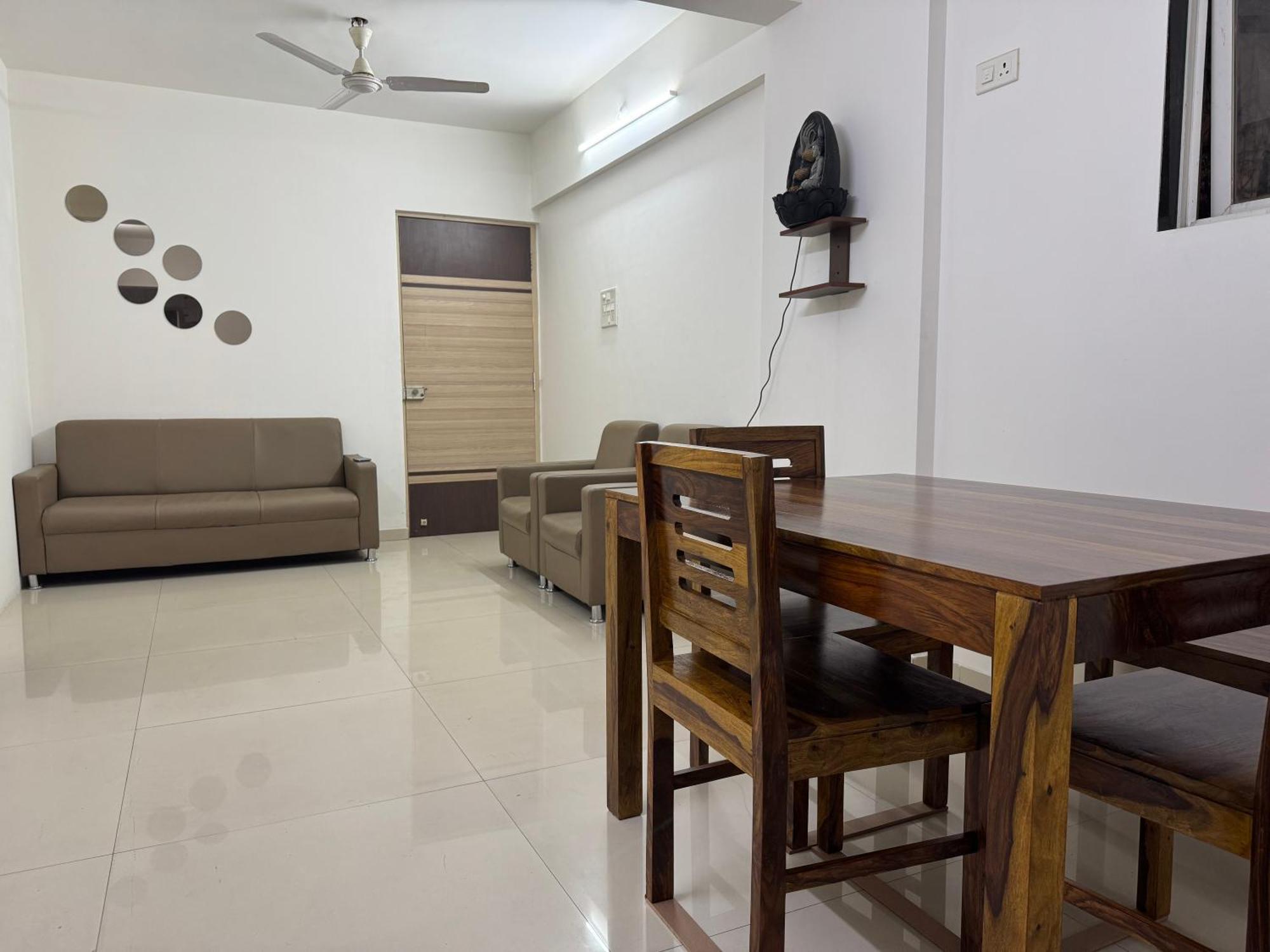 Luna Spaces- Near Mumbai International Airport エクステリア 写真